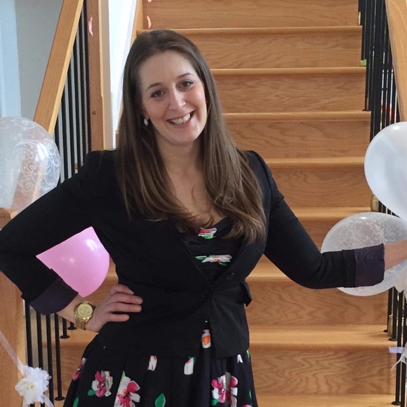 Meet your Posher, Leah - Picture 1 of 1